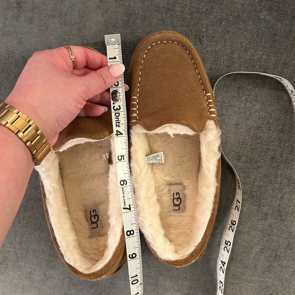 UGG Slip ons - Picture 7 of 9
